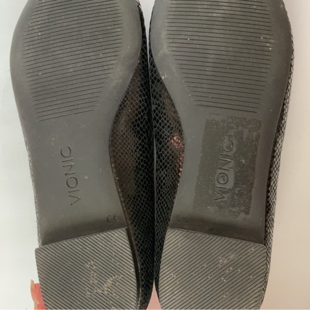 Vionic Shoes Cabello Black Snake Print Pointed Toe Flats Shoes Women's Size 7 - Picture 11 of 12